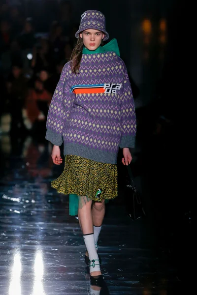 Look 28
